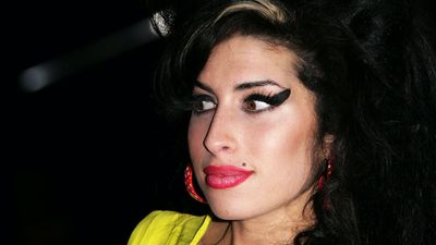 Amy Winehouse arrives at the 2007 Brit Awards