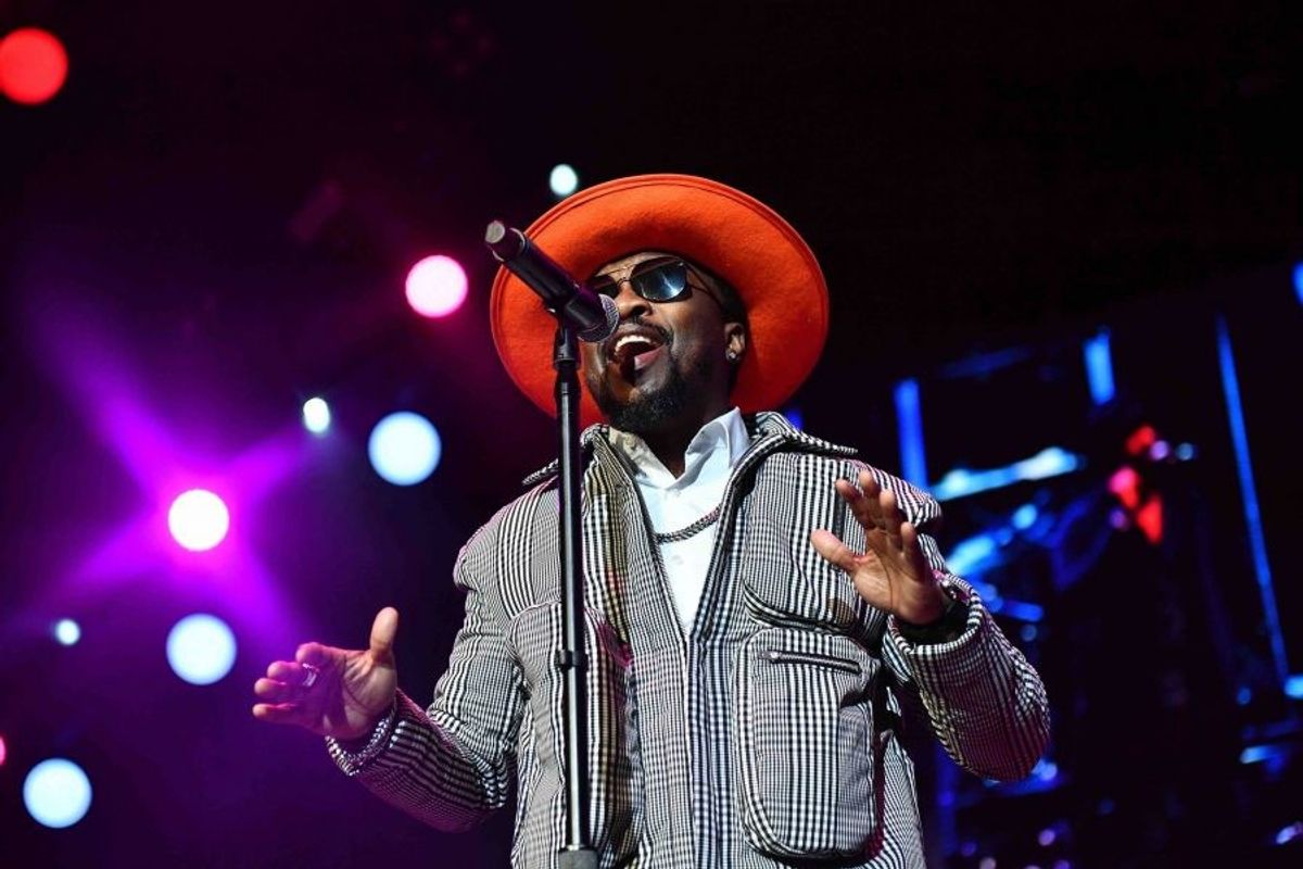 Anthony Hamilton performs at the 2019 V-103 Winterfest