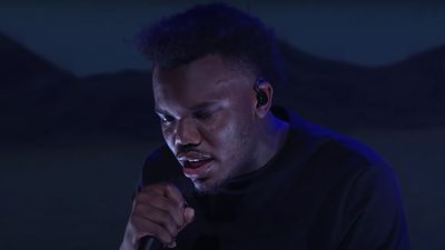 Baby Keem performs his new single "Issues" on The Tonight Show.