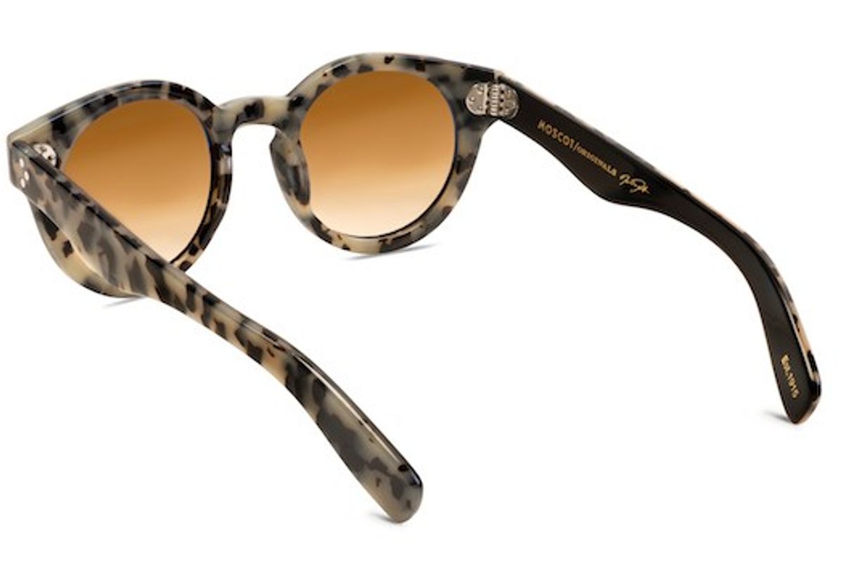 Black Thought & MOSCOT Join Forces To Create 'The GRUNYA for Tariq Trotter' Shades With The Proceeds Of All Sales Going To The GrassROOTS Foundation & The MOSCOT Mobileyes Foundation.