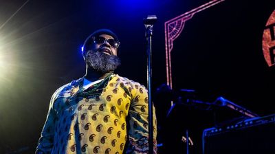 Black Thought The Roots Performing
