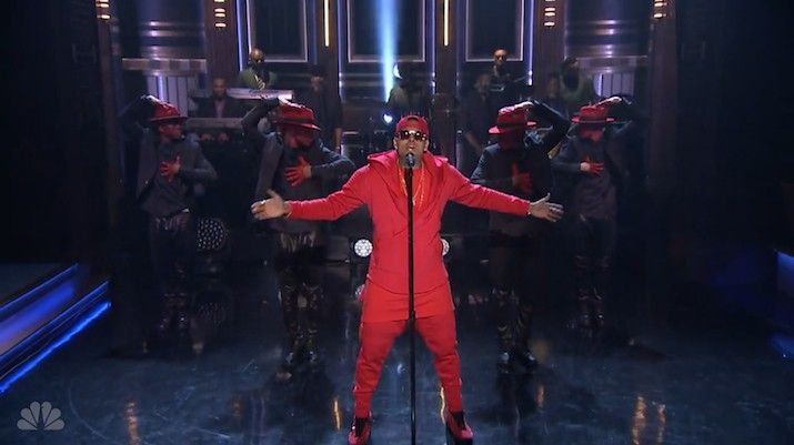 Chris Brown And The Roots Perform "X" & "Loyal" On The Tonight Show