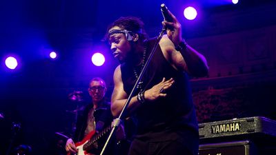 D'Angelo performing at Paradiso in Amsterdam in 2015