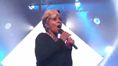 Disclosure & Mary J. Blige Perform 'Settle' Standout "F For You" On The Outdoor Stage At Jimmy Kimmel Live.