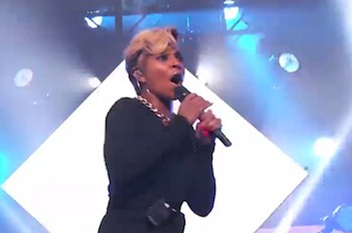 Disclosure & Mary J. Blige Perform 'Settle' Standout "F For You" On The Outdoor Stage At Jimmy Kimmel Live.
