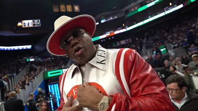 E-40 in Front Row 40 new music video