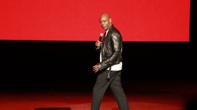 Dave chappelle performs midnight pop up show