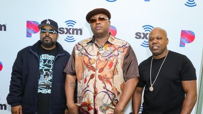 Siriusxm and pandora playback with mount westmore including e 40 too short ice cube 2