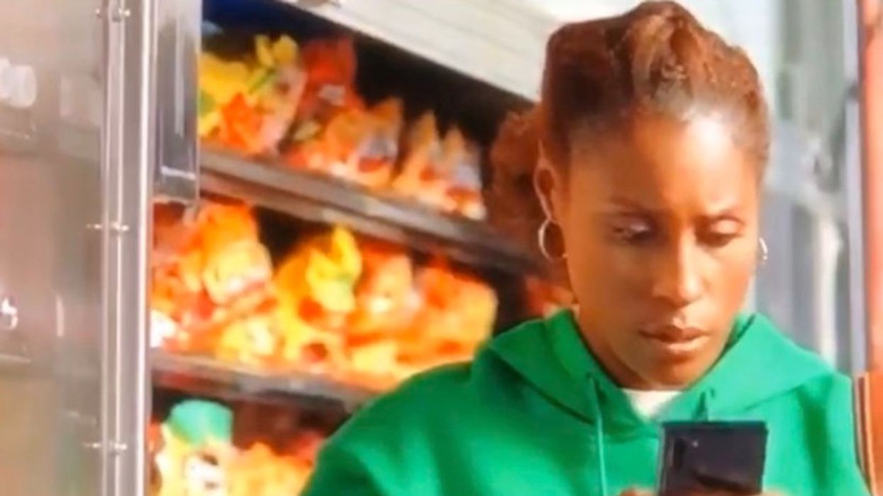 https://www.okayplayer.com/media-library/issa-rae-insecure.jpg?id=33142400&width=1245&height=700&quality=90&coordinates=0%2C129%2C0%2C377