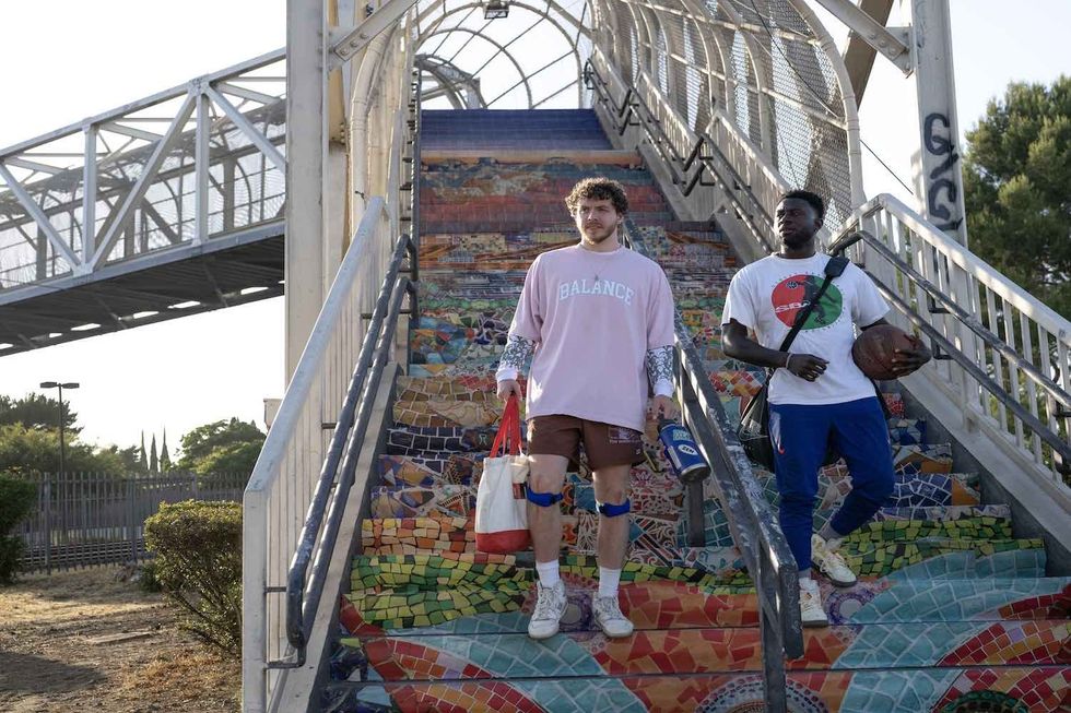 Jack Harlow as Jeremy and Sinqua Walls as Kamal in 20th Century Studios' White Men Can't Jump. 