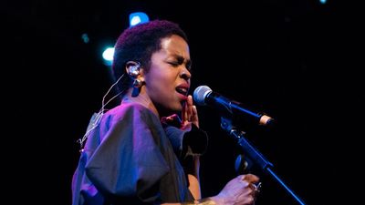 Lauryn Hill plays surprise show in Brooklyn (photo: Seher Sikandar). Learn about the singer's upcoming east coast acoustic tour.