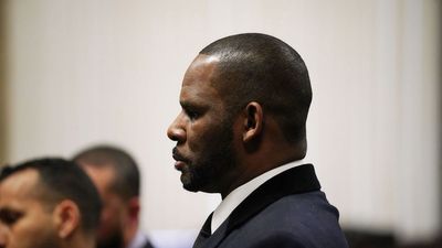 R. Kelly appears at a hearing before Judge Lawrence Flood at Leighton Criminal Court Building in Chicago on May 7, 2019. - Kelly is charged with 10 counts of aggravated sexual abuse.