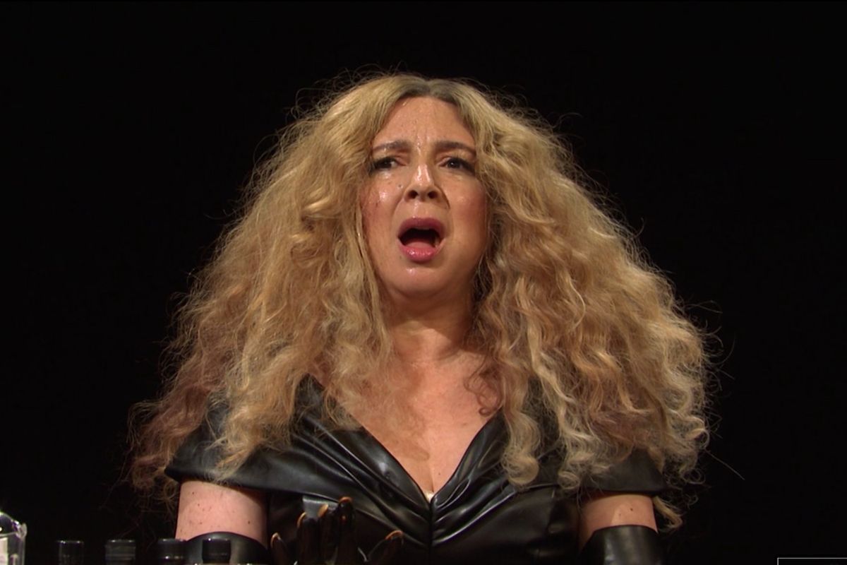 Maya Rudolph Revives Her Beyoncé for a Riotous 'Hot Ones' Interview on 'SNL'