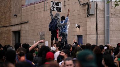 Minneapolis Protesters Clash With Police Over George Floyd's Death