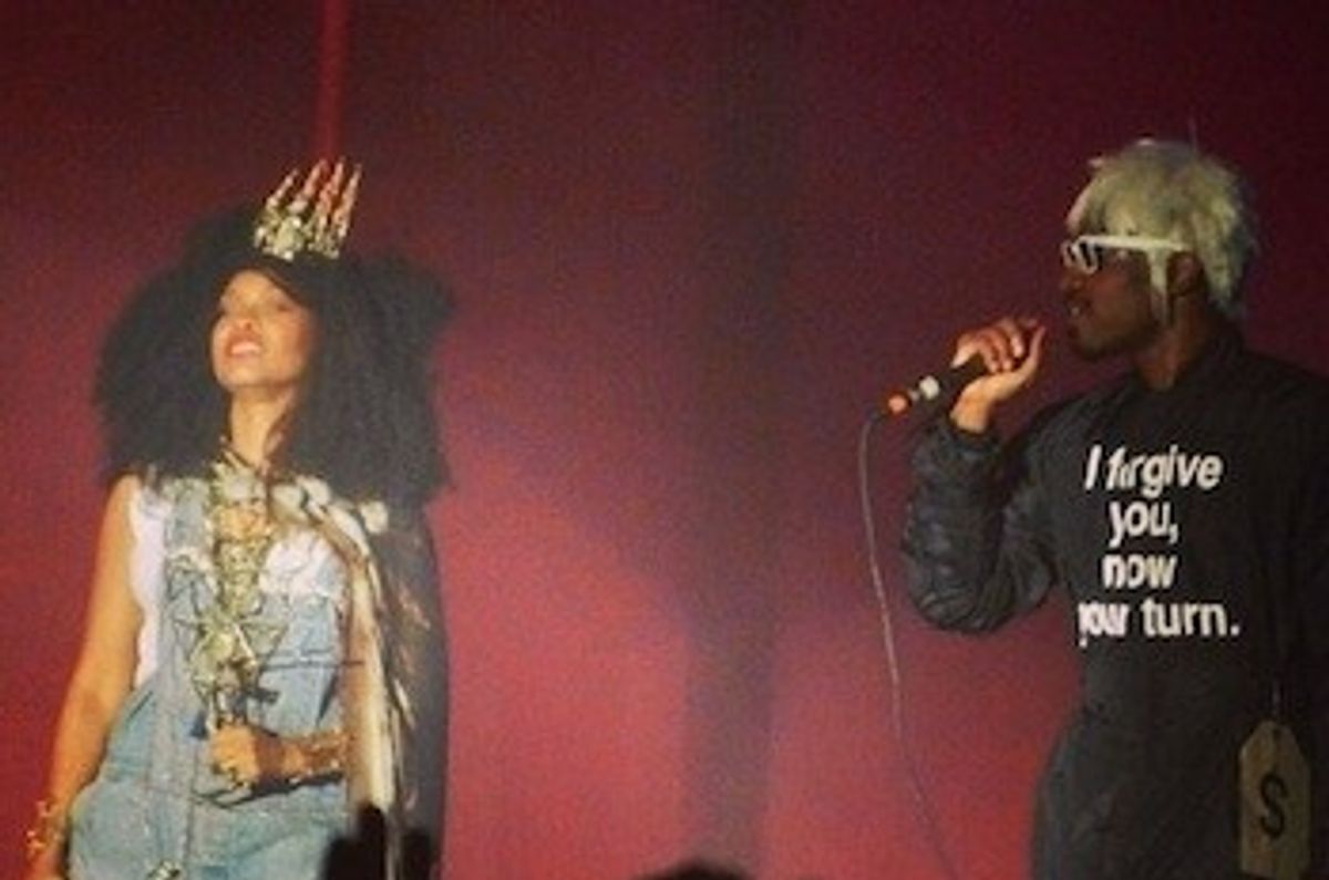 Outkast Performs "Humble Mumble" Live #ATLast With Erykah Badu.