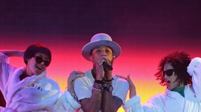 Pharrell Reunites With N.E.R.D. & Debuts New Music From Gwen Stefani Live At Camp Flog Gnaw Carnival 2014.
