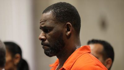 R kelly appears in court in chicago for status hearing 2