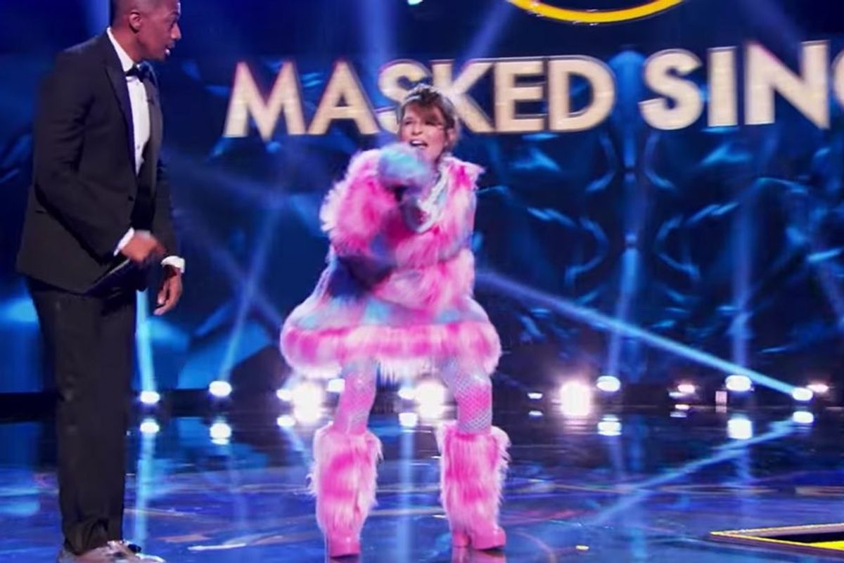 Sarah Palin Rapped "Baby Got Back" On 'The Masked Singer' Right Before Trump Addressed The Coronavirus