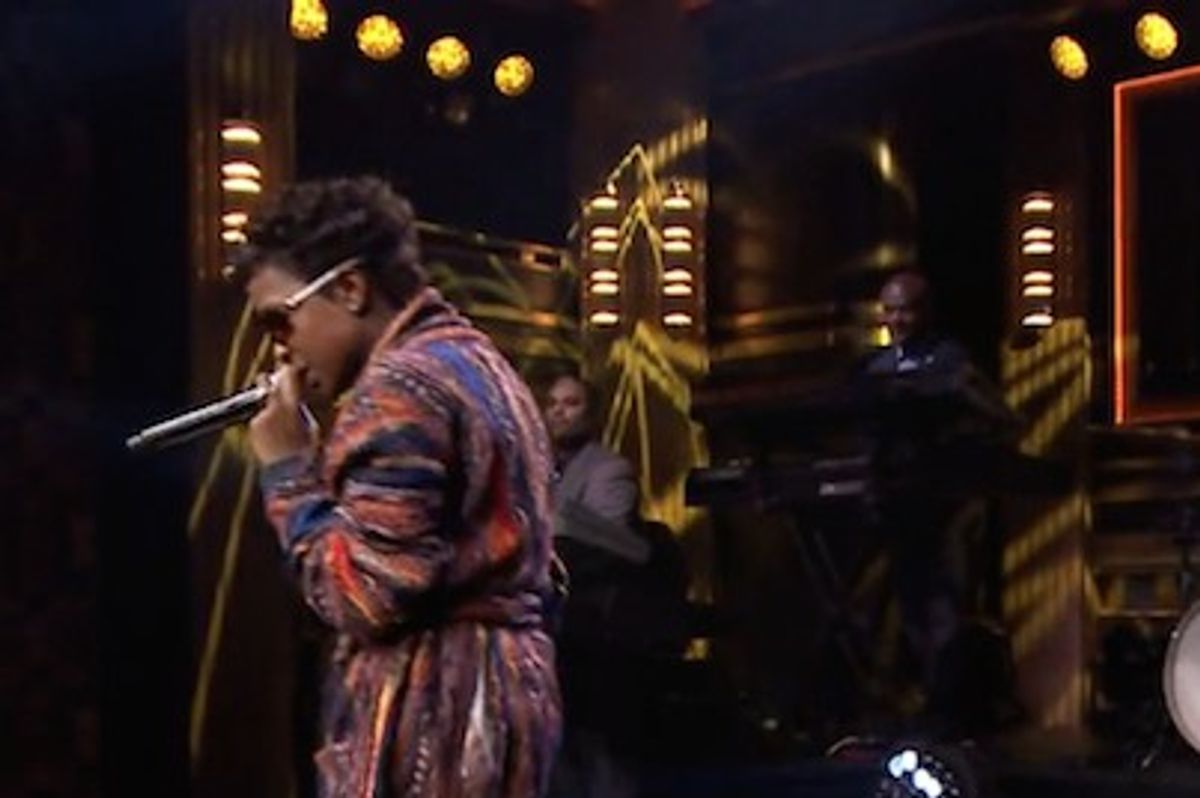 Watch Dej Loaf Perform "Try Me" w/ The Roots On The Tonight Show
