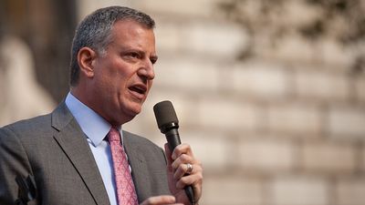 "We Are All Feeling This" : Mayor Bill De Blasio Responds To Officer Pantaleo's Non-Indictment On Hot 97