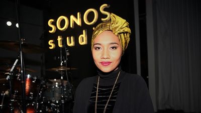 Yuna gives L.A. fans an intimate acoustic set at her Nocturnal listening event (hosted by Anthony Valadez, brought ot you by Okayplayer + Sonos)