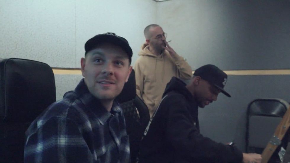 Watch Kenny Beats, Alchemist and Boldy James Make a Heater on 'The Cave'