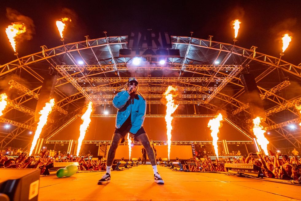 Future fire in the back performance hard summer