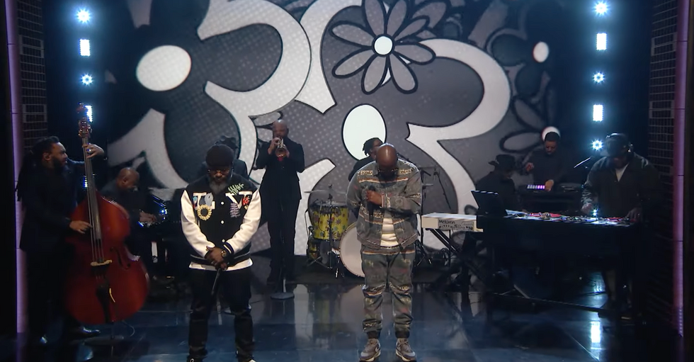 De La Soul and The Roots performing "Stakes is High" on The Tonight Show.